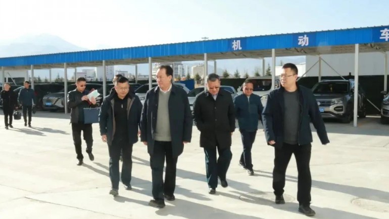 西藏自治區(qū)工商聯(lián)多吉次珠主席一行至奇正青稞參觀調研